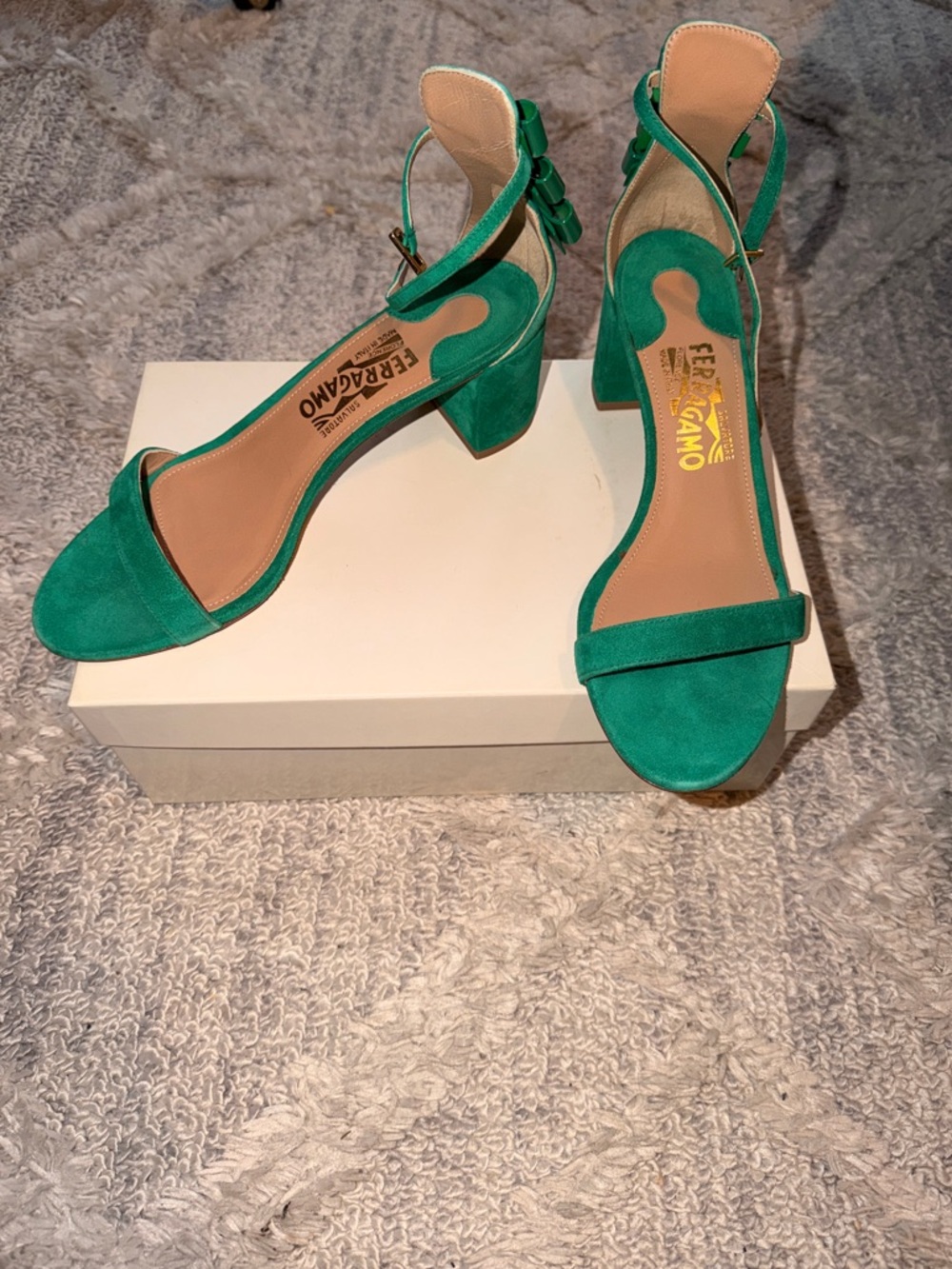 Salvatore Ferragamo Green Suede Block Heel Sandals sz 8 New